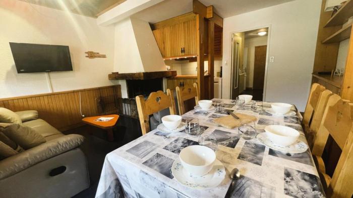 Résidence Croix De Verdon - Appartement Savoyard en plein centre de Méribel MAE-3204