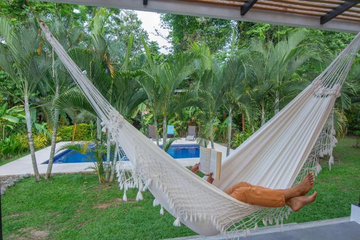 Tres Lodge Villa - Shared Pool - Natural Setting