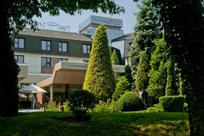 Booking Hotel & Spa