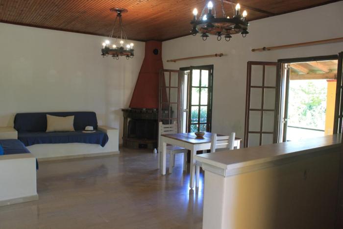 Zeus Greekgod Apartments