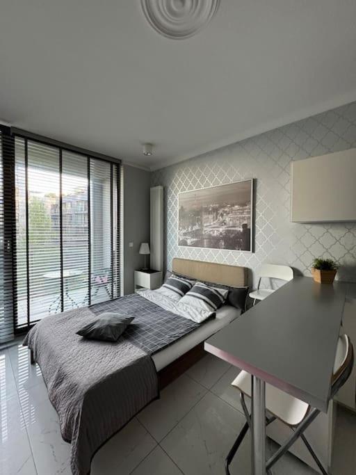 Wygodna kawalerka Grójecka 194