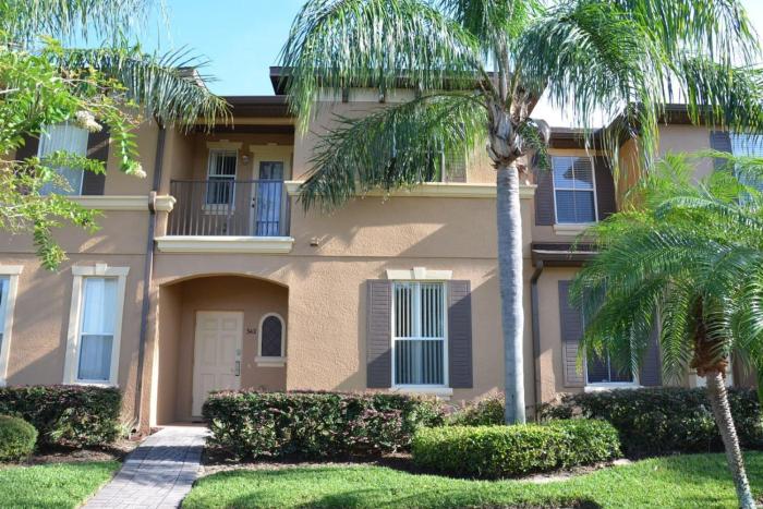 Traditional 3 Bed 2.5 Bath Townhome