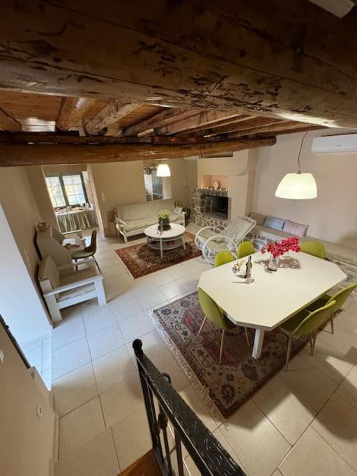 Traditional maisonette just 15 from Kalamata