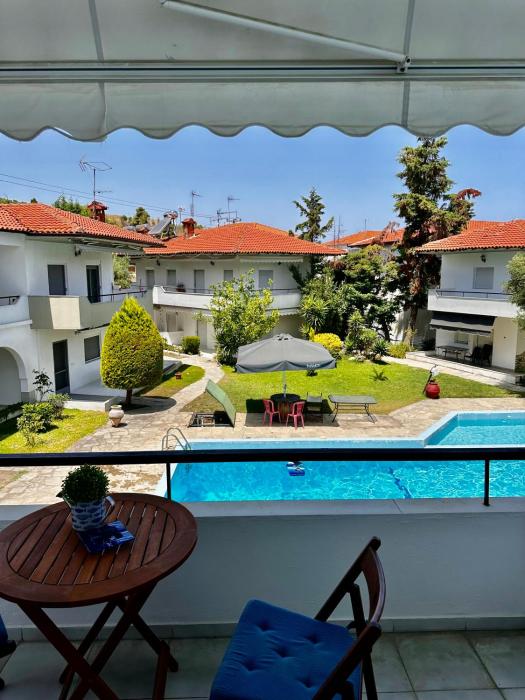 Palm trees apartment