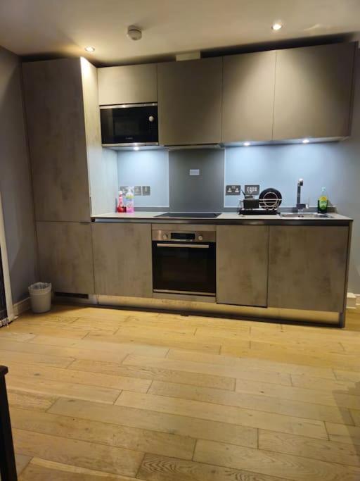 Spacious 1 Bedroom in Luton