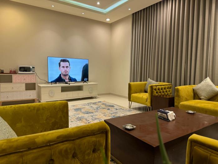 شقة ارضية بمدخل مستقل غرفة وصالة النرجس 2