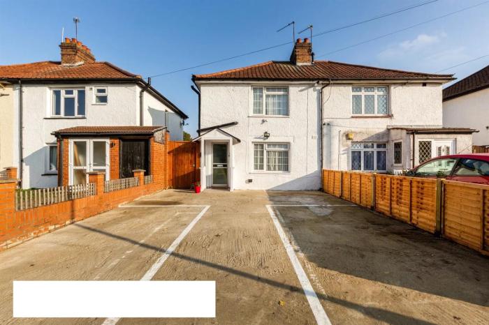 Cosy private flat in London, Contractors Free Parking on premise