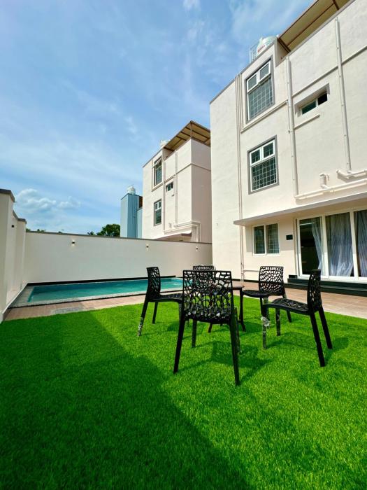 ECR Holidays Lavish Homestay