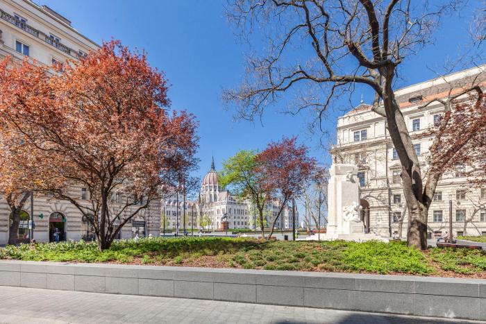 Freedom apartment near Parlament with AC