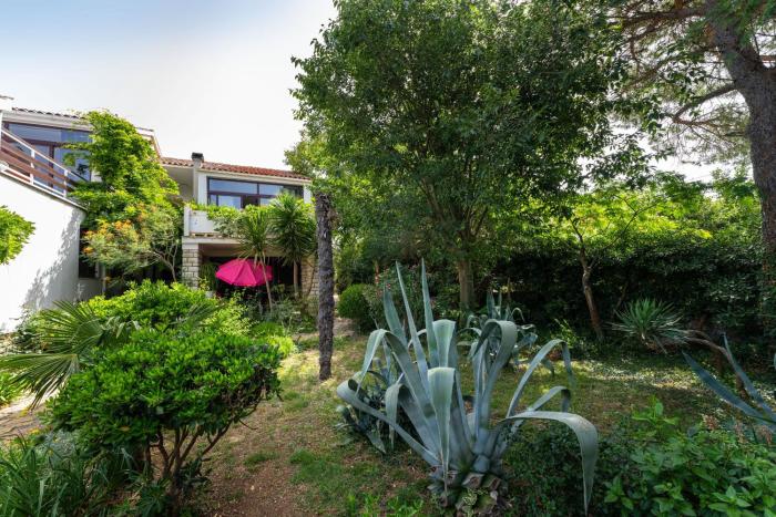 Fantastic Garden Zoey