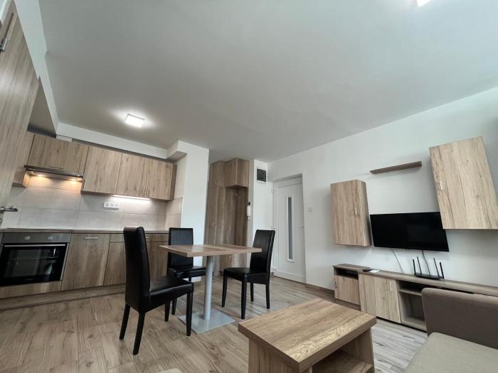 VI Szentháromság 64 - RESTY