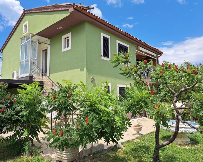 J&M Apartma