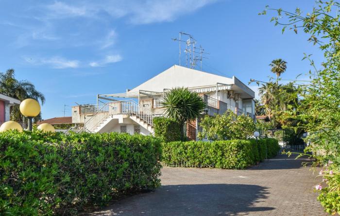 Cozy Home In Mascali With Wifi