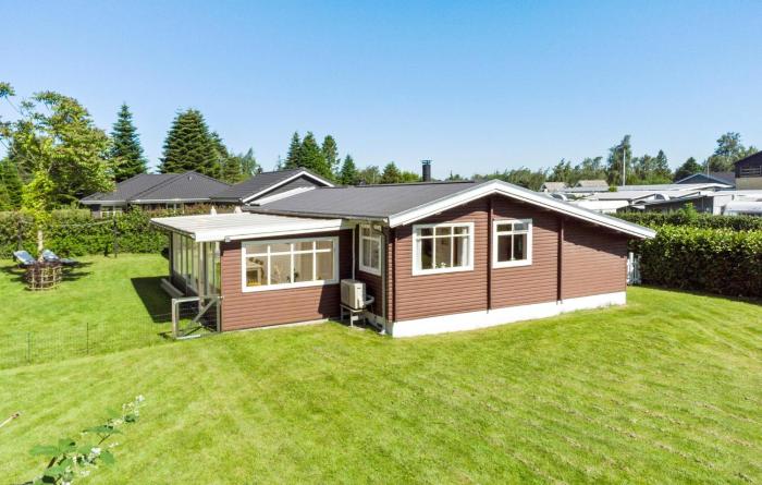 Amazing Home In Væggerløse With Wifi