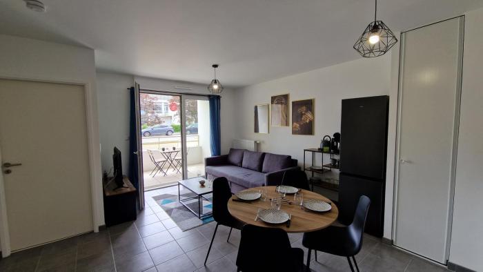 T2 avec Terrasse en ville, proche mer et campagne