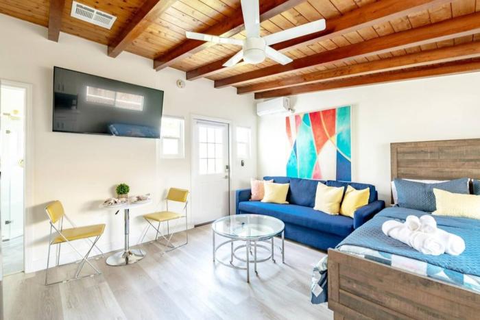 Chic Studio Suite Serene Backyard in Heart of SD