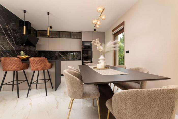 88 TREES Luxury Apartment