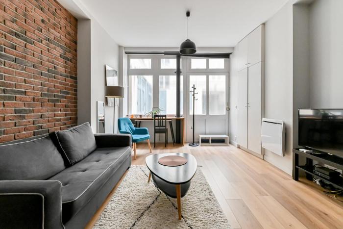 Cozy Bastille & The Marais N77