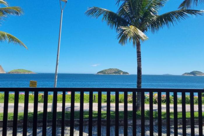 Casa Cond Ocean House Camboinhas Pé na Areia 4qts