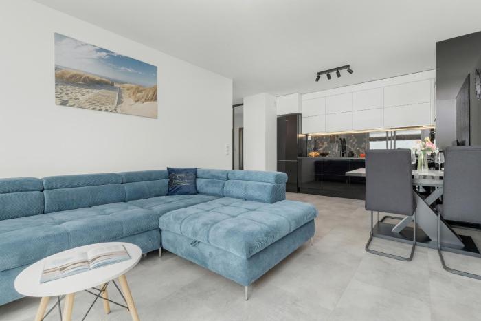 Nowoczesny Apartament z Parkingiem w Gdansku by Noclegi Renters