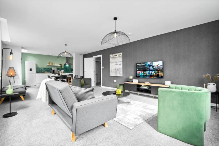 Stylish Apartment - Secure Parking - Gated Development - Near JQ & Birmingham City Centre 6SH