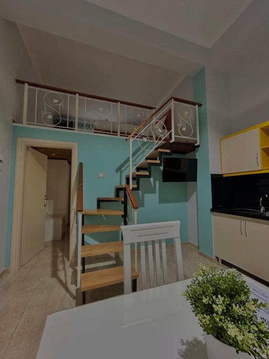 Crown Deluxe Apartments