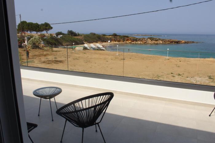 BEACH WHITE VILLAs three bedroom