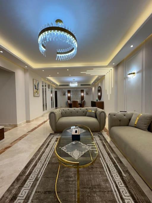 Royal Suite near City Star Mall 3 Bedroom Apart