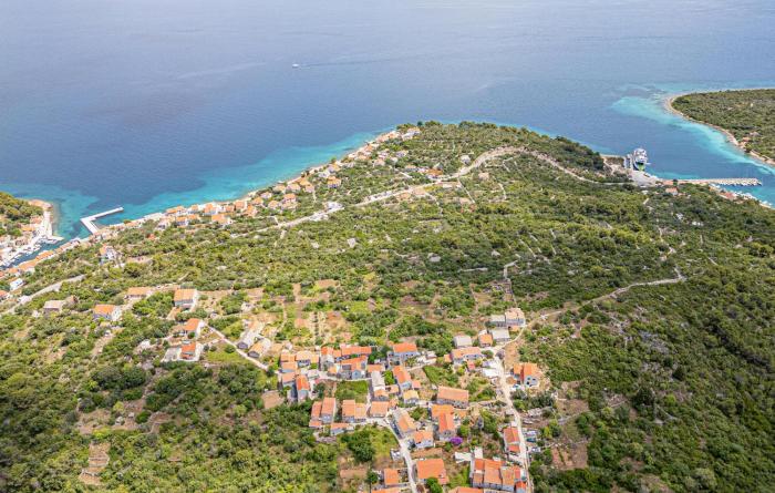 2 Bedroom Lovely Apartment In Mali Iz