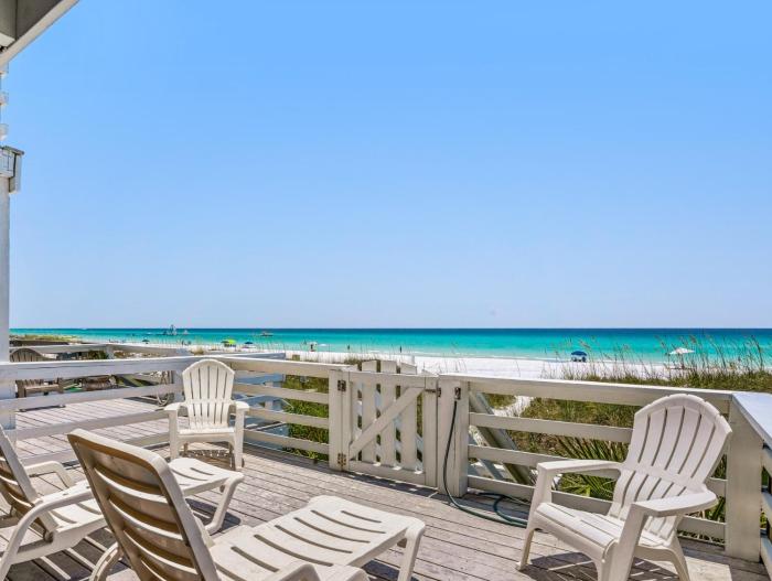 Seamist Townhomes 4 by Newman-Dailey