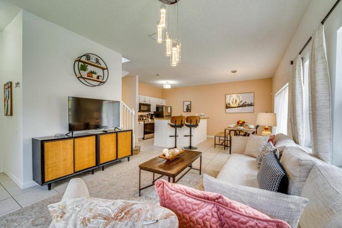 Private Pool Family-Friendly Kissimmee Townhome!