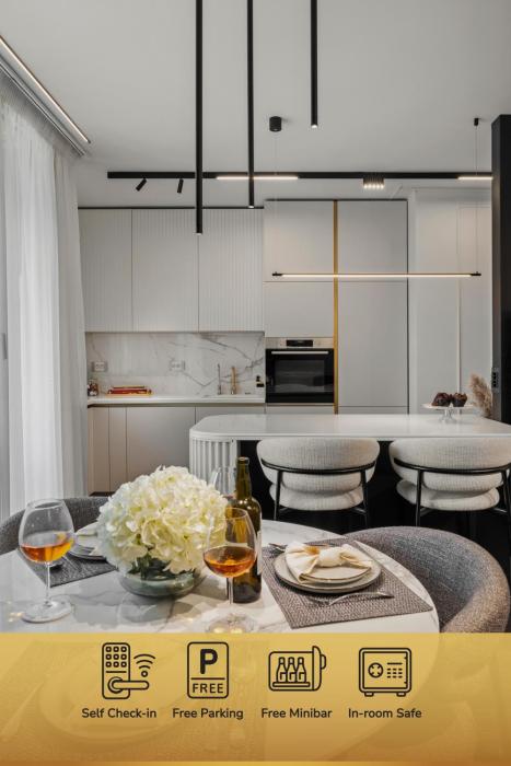 Mido Bird Luxury Apartment with Private Parking & Self Check-in