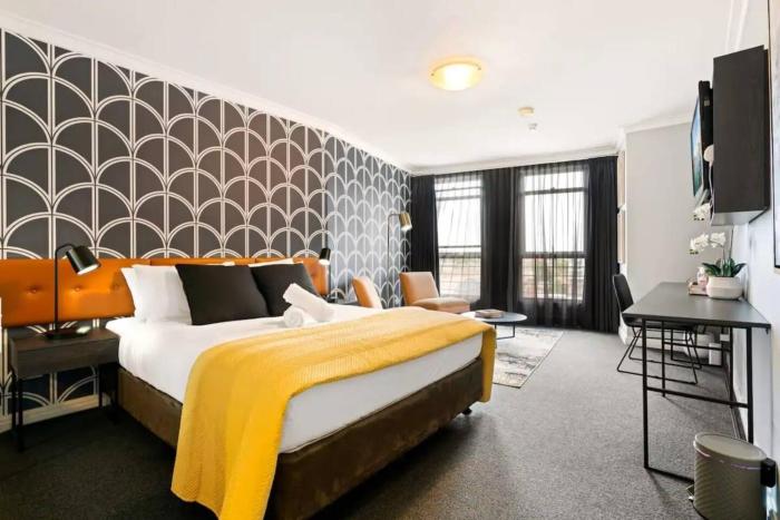 KozyGuru | Sydney CBD | Charming City Studio