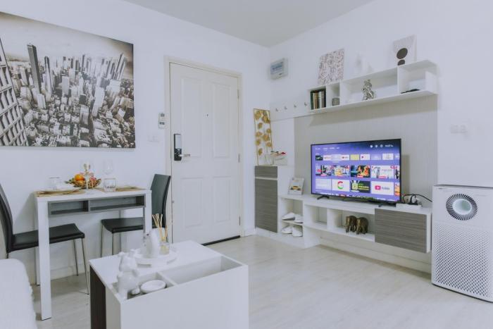 Luxury Stay in Dcondo Sign