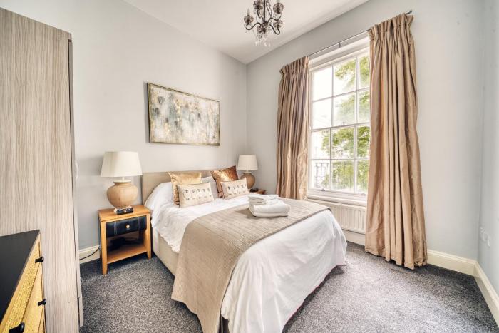 Pied-à-Terre near The Docks - Wifi & Washing Machine