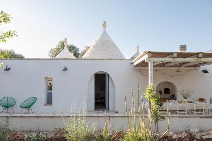Trullo fiorone with private pool