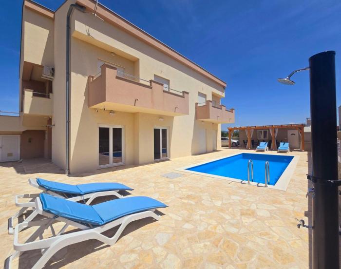 Villa Sun with pool