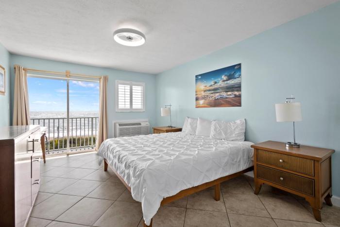 Ocean View Hotel Room with Balcony- King Bed #23