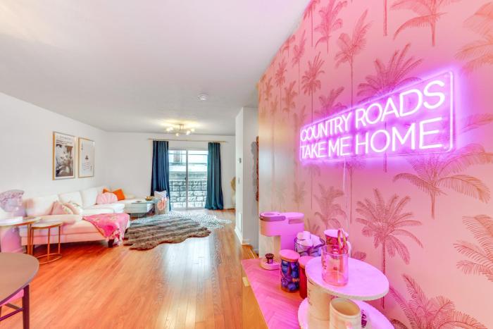 Chic Morgantown Vacation Rental - 2 Mi to WVU!