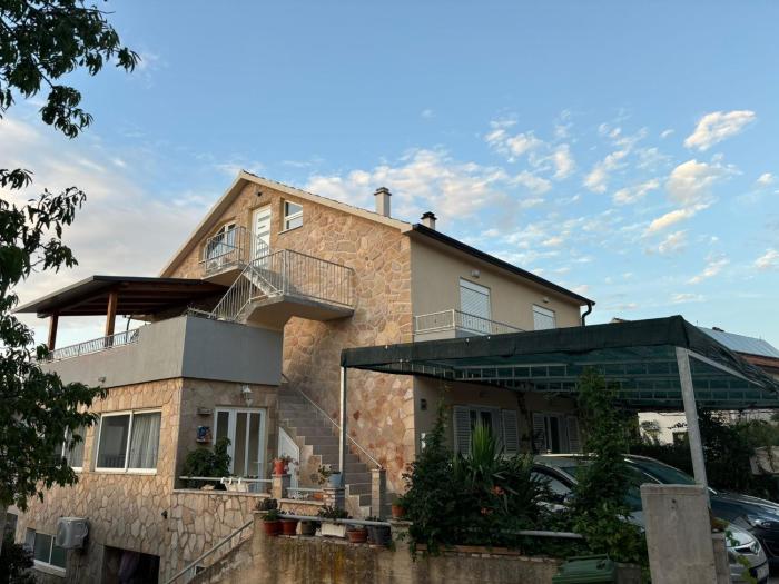 Apartments with parking space Jelsa, Hvar - 4040