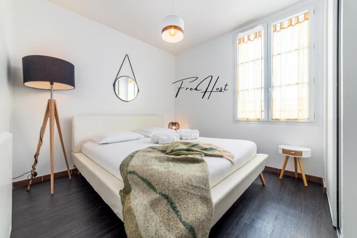 LeBailly - Private Parking - Disney 10min - Early Checkin Possible