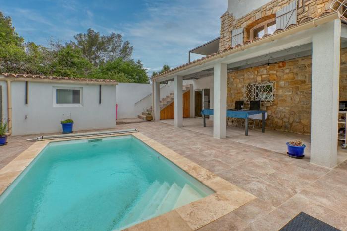 Location avec piscine & parking privé à Bandol
