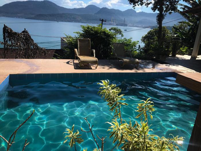 Casa com Piscina, Vista e Acesso ao Mar