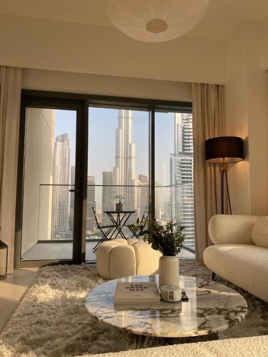 Incredible Burj Khalifa Views, Next to Dubai Mall