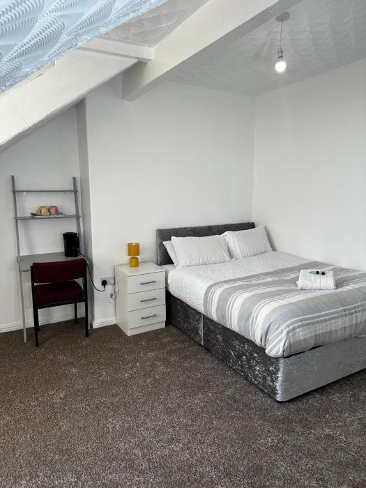 Le Crescent Rooms, Room Stays