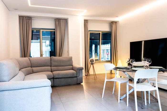 WHITE ROMA - elegant and comfortable