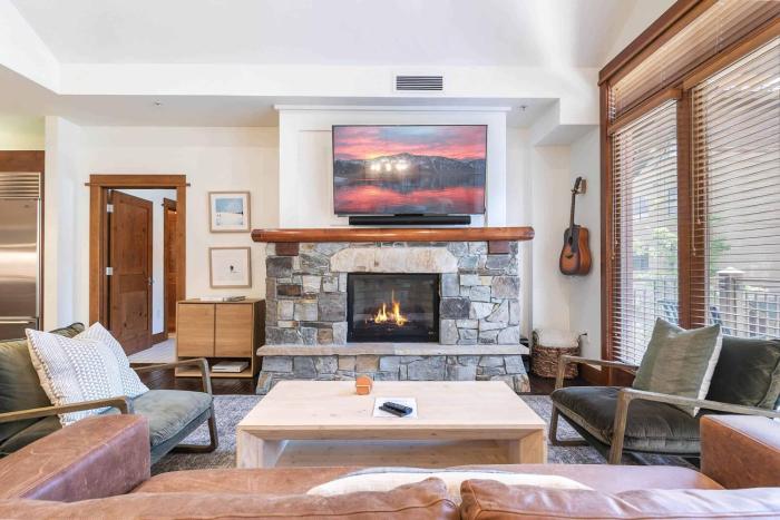 Iron Horse Lodge North 302 by East West Hospitality