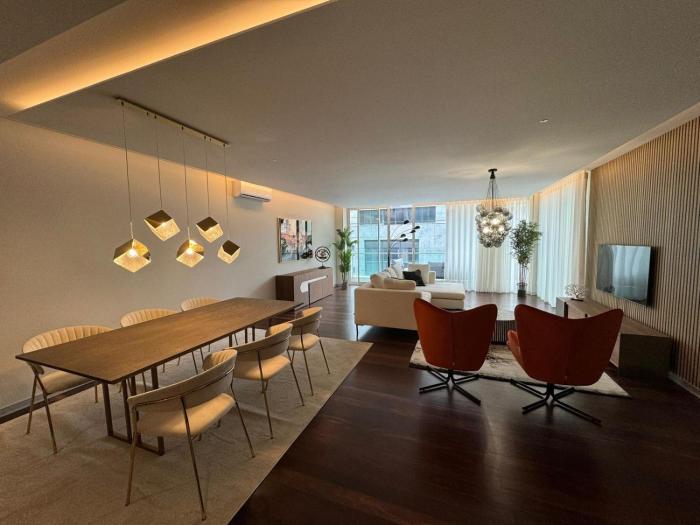 Funchal Next Corner Plaza