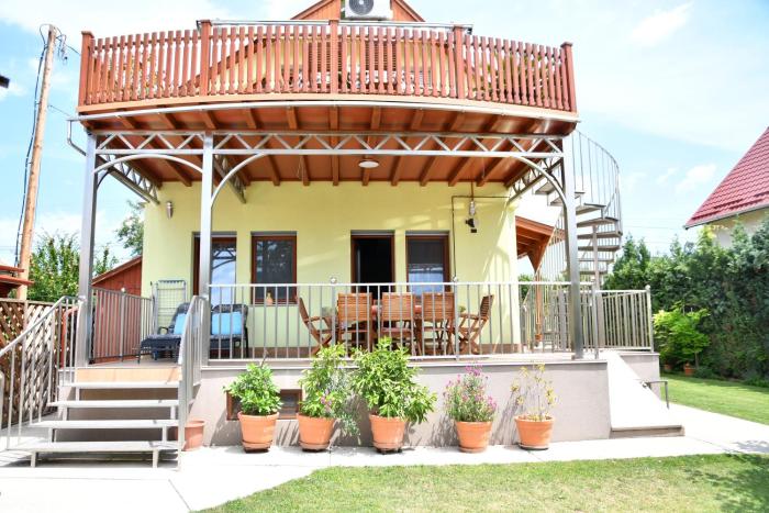 Zöldalma Apartmanház