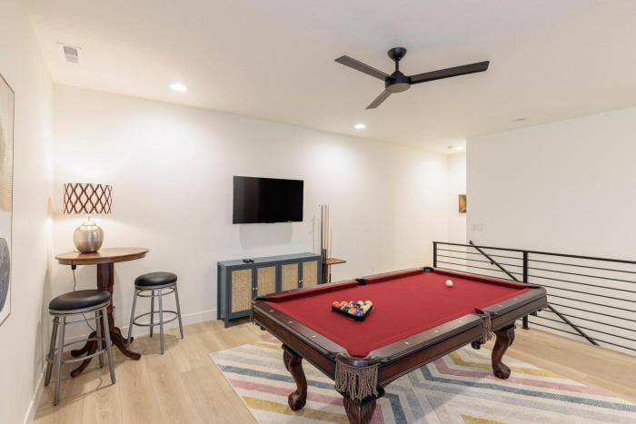 Hillcrest Poolside Retreat